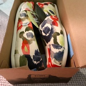 NWT NWB Watercolor Floral Womens Toms